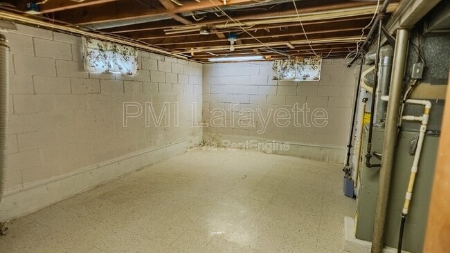 Building Photo - 2454 Poplar Ln