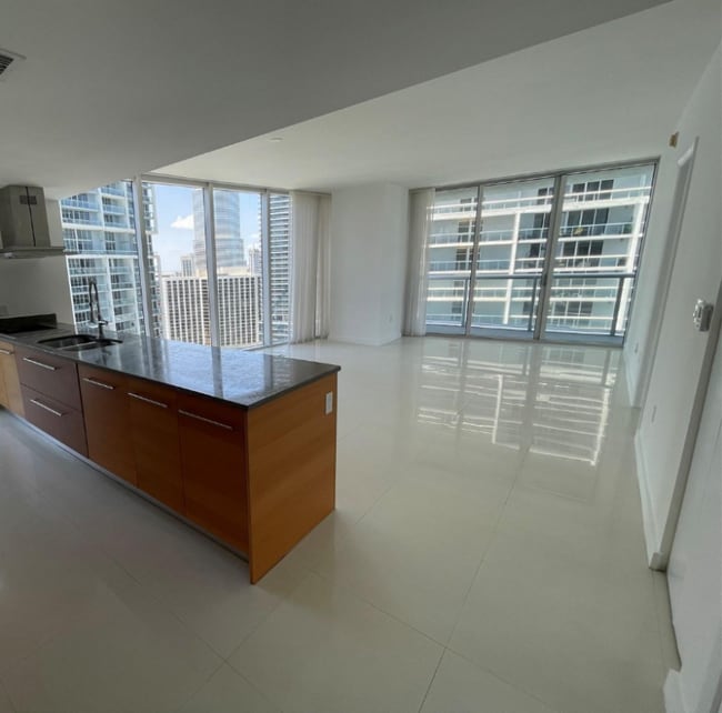 Primary Photo - 495 Brickell Ave