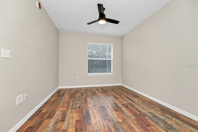 Building Photo - 2954 Sadina St