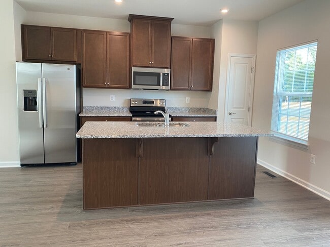 Building Photo - 2677 Bears Den Dr