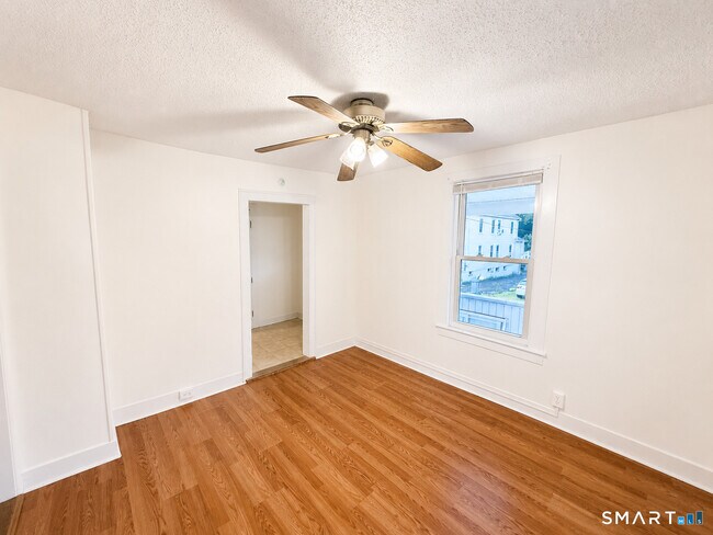 Building Photo - 64 Bannon St