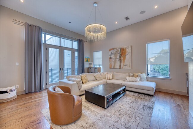 Building Photo - 5521 Kiam St