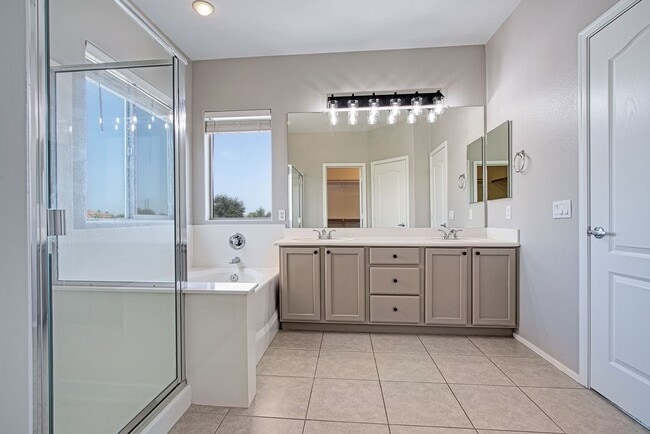 Building Photo - 938 E Indian Wells Pl