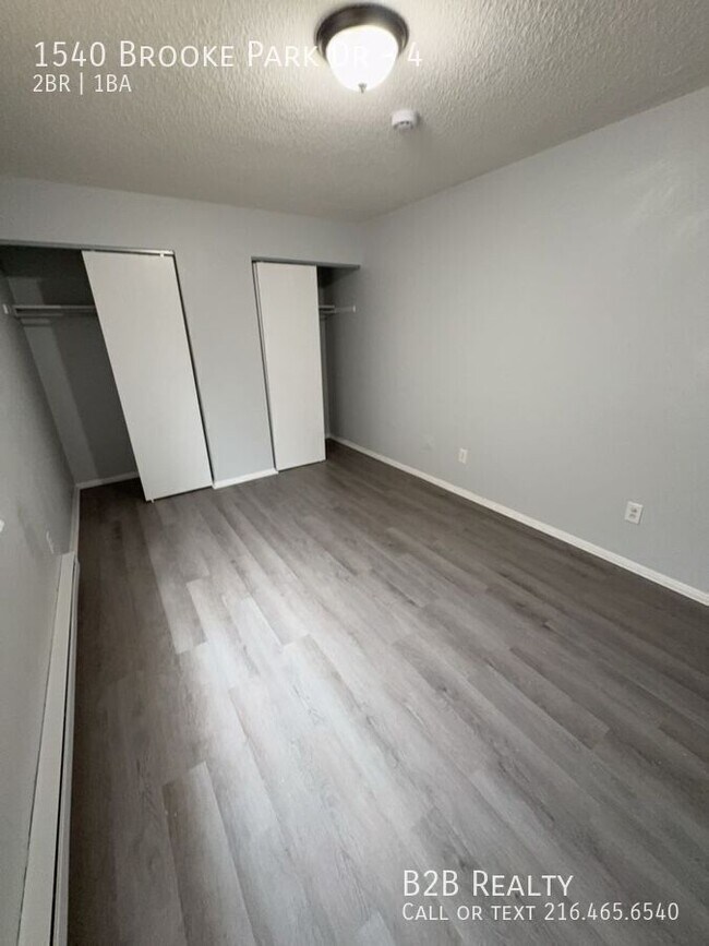 Building Photo - 1540 Brooke Park Dr