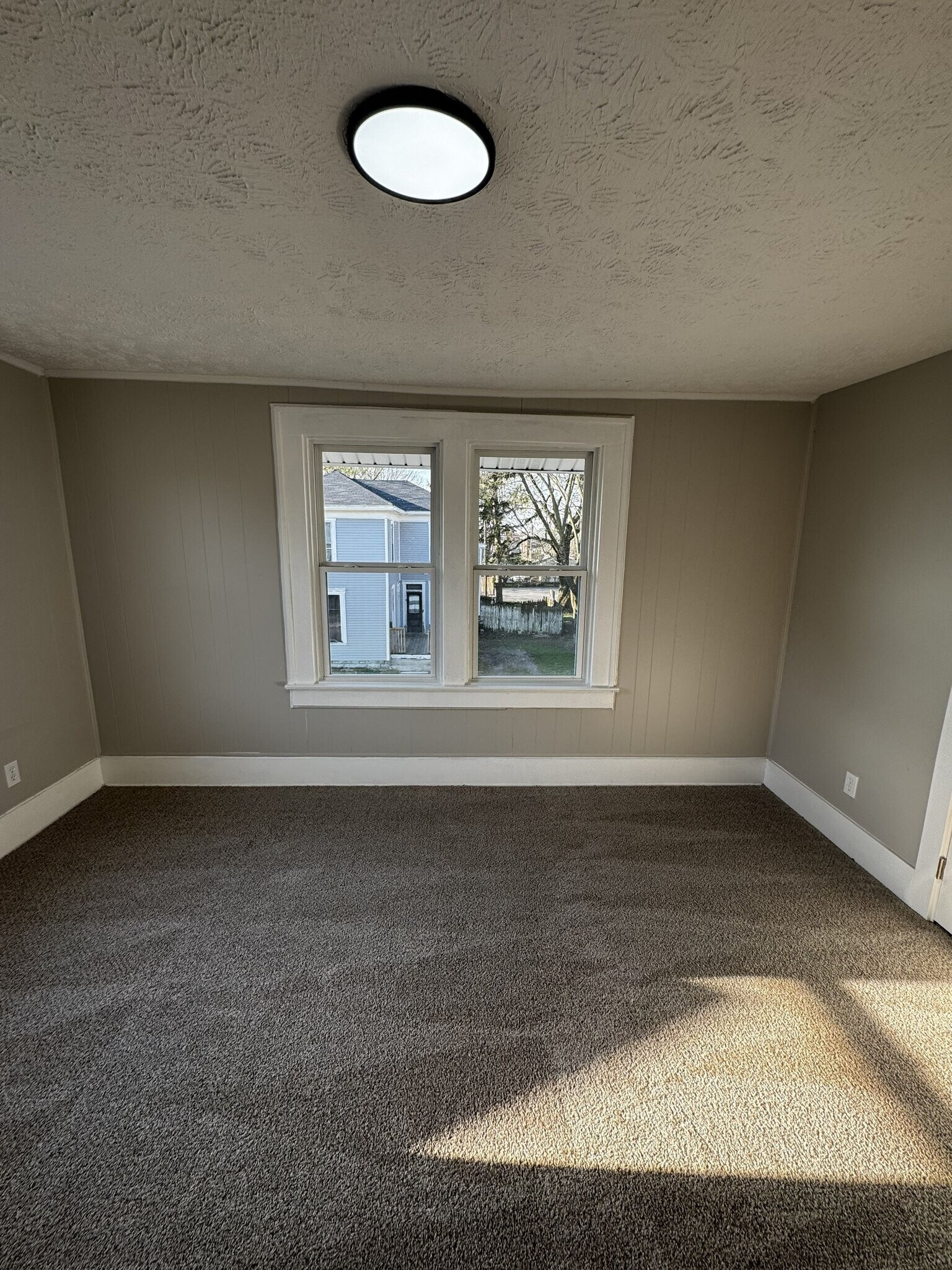 Building Photo - 120 W Brown Ave