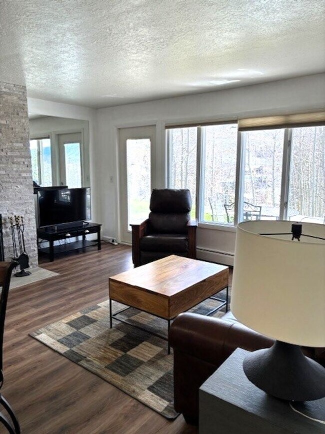 Building Photo - Long Term Rental- Chateau Claire 52