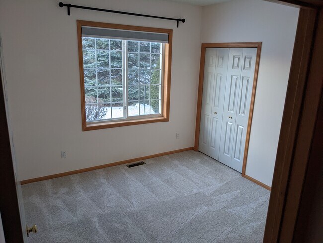 Guest bedroom - 5851 Prairie Ridge Dr