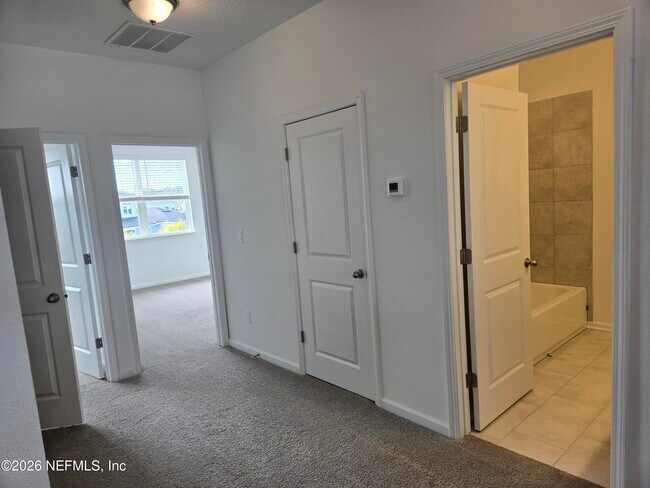 Building Photo - 817 Cherry Elm Dr