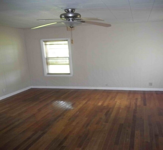 Building Photo - 109 N Clay St