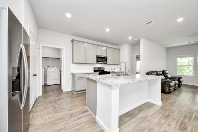 Building Photo - 68 Valiant Ridge Trail