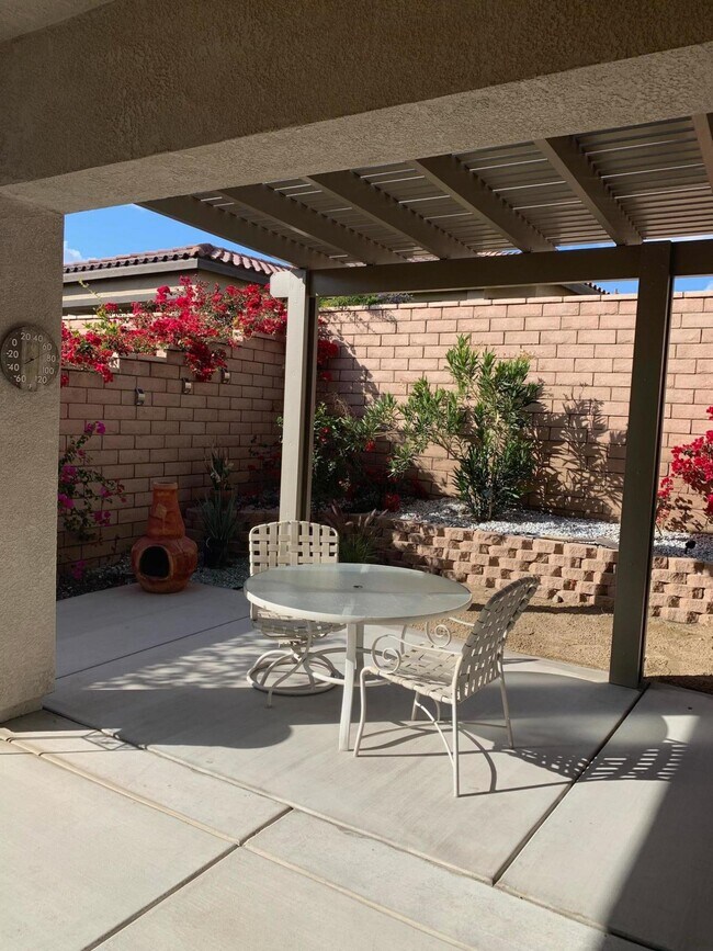 Building Photo - 85468 Treviso Dr