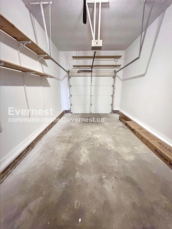 Building Photo - 3214 Westbury Dr