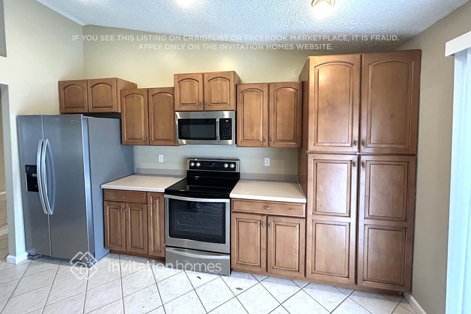 Building Photo - 1410 SW 3rd Ave