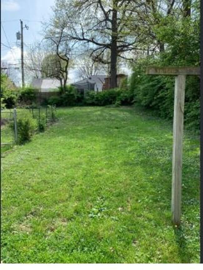Building Photo - 1038 Marcellus Dr
