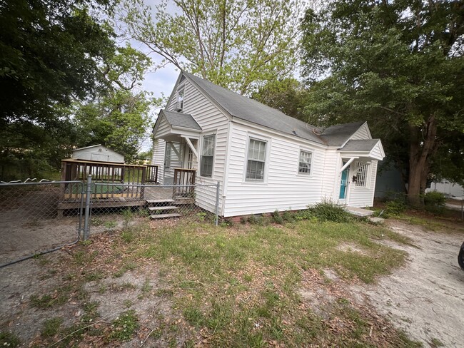 Building Photo - 1405 Catalpa St