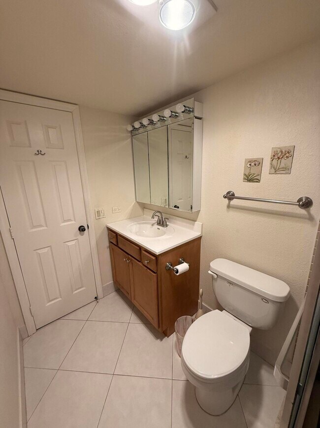 Building Photo - 4266 Deste Ct