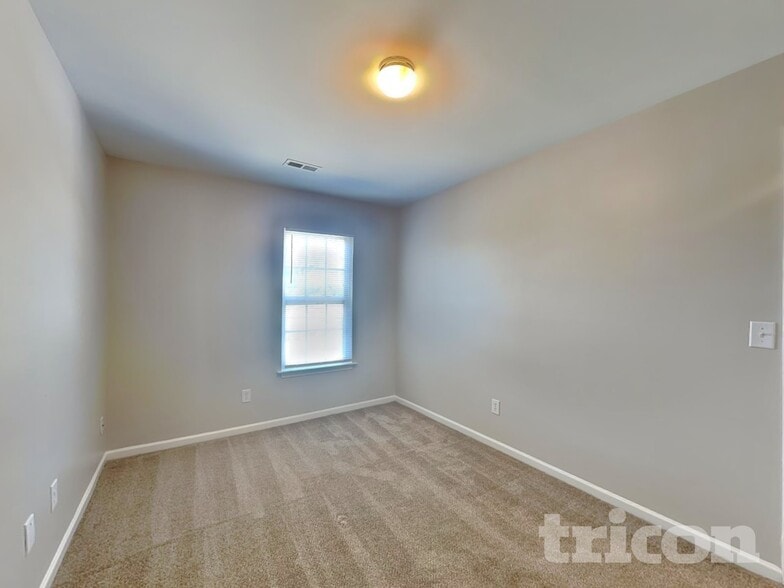 Building Photo - 120 Honeywood Ave