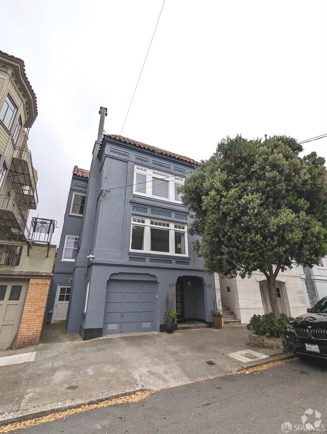 Building Photo - 2325 Anza St