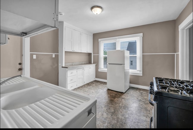 Building Photo - 4105 E 64th St