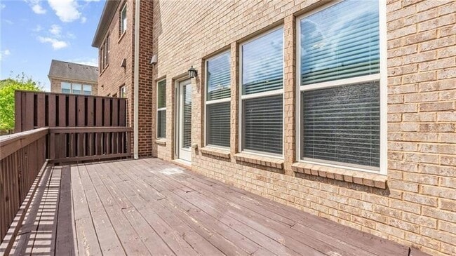 Building Photo - 705 Ayala Pl