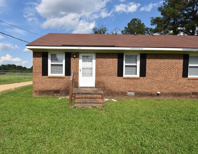 Building Photo - 2 bedroom in Pikeville NC 27863