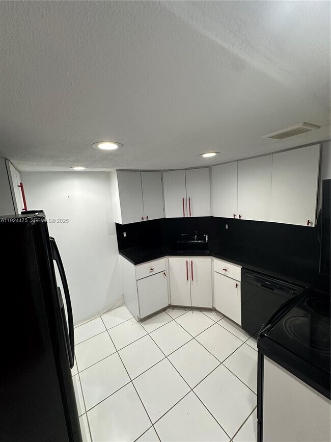 Building Photo - 3301 Spanish Moss Terrace