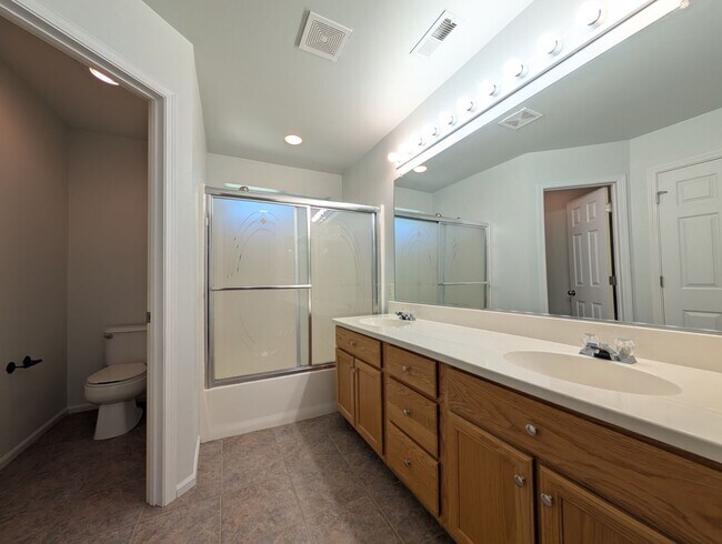 Building Photo - Beautiful 3-Bedroom, 2-Bath Home In The Barger Area of Eugene