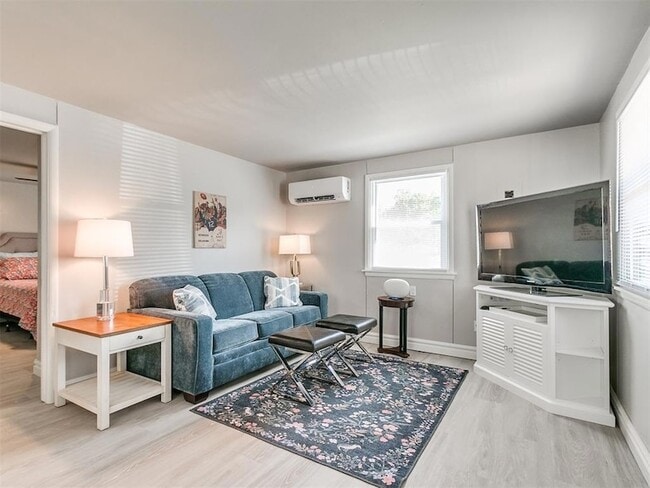 Building Photo - 1223 Monnett Ave