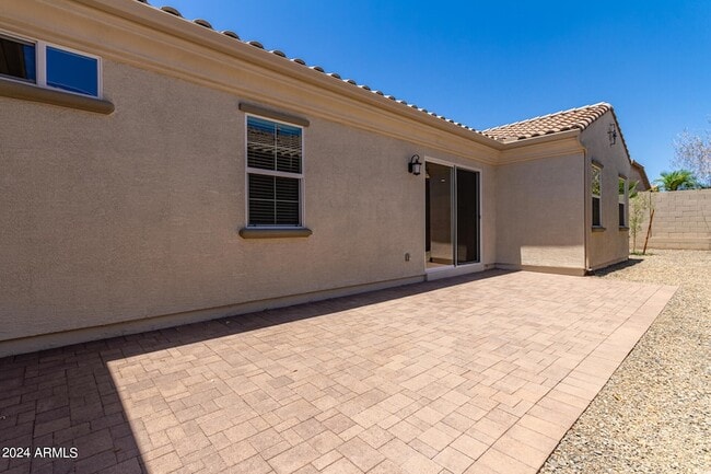 Building Photo - 3830 E Rainbow Dr