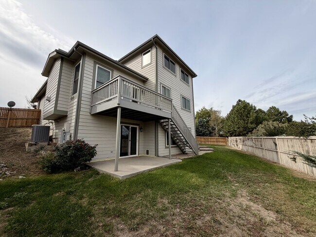 Building Photo - 653 Millet Cir