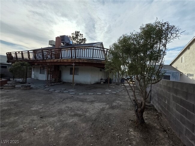 Building Photo - 321 S Bent Creek Dr