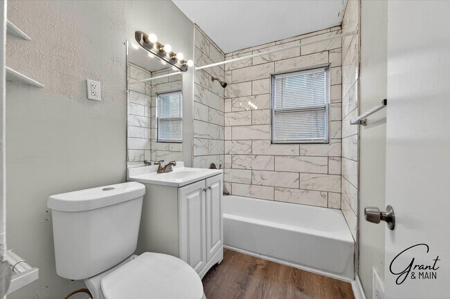 Building Photo - $1275 3 bedroom bungalow