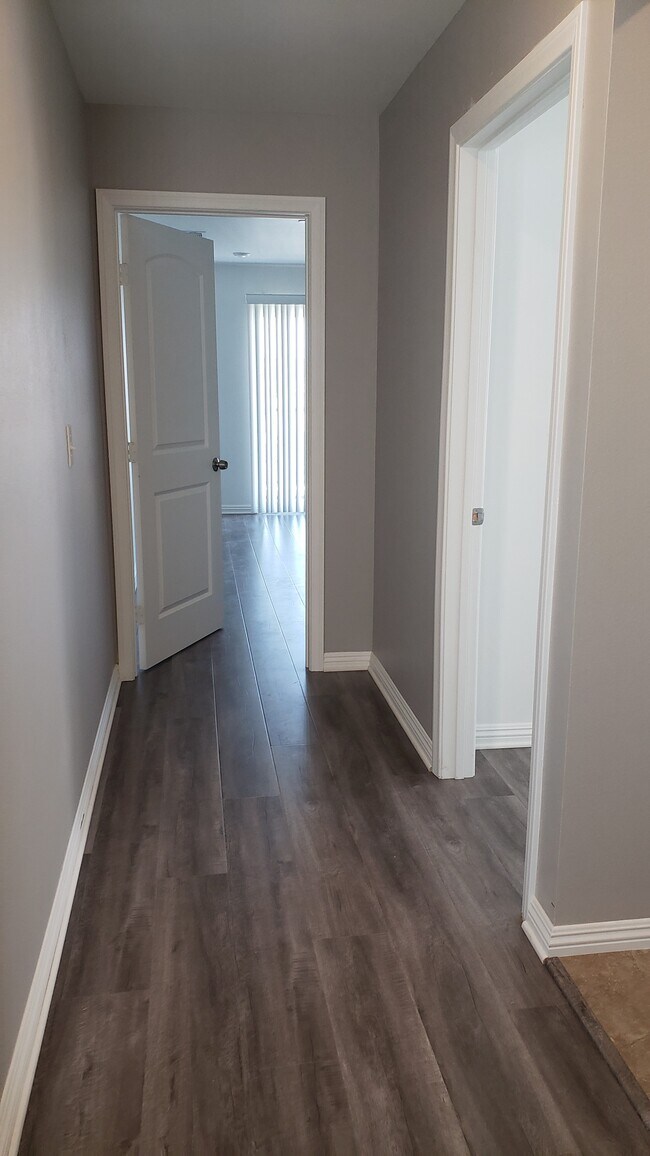 Building Photo - 2057 W Florence Ave