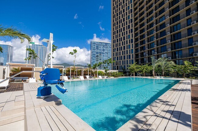 Building Photo - 2147