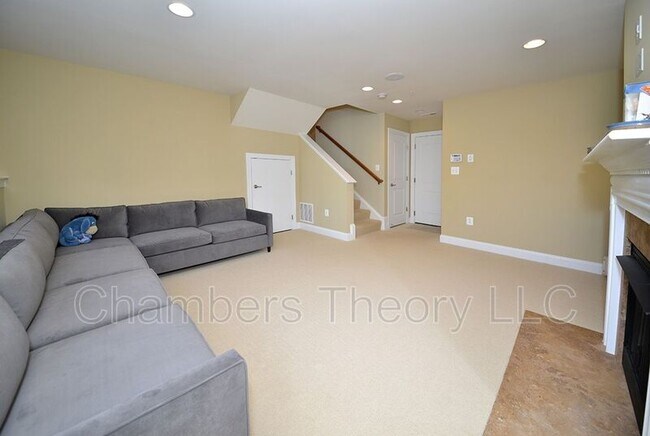 Building Photo - 8037 Reserve Way