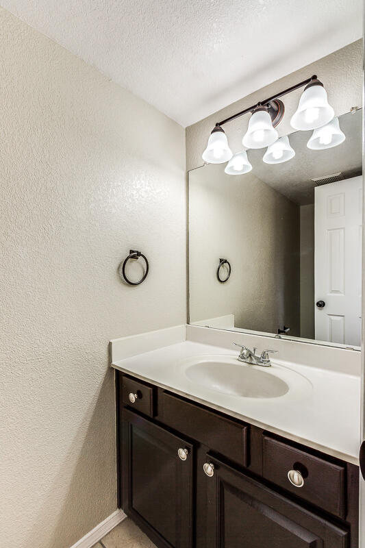 Building Photo - 900 Tecate Pl
