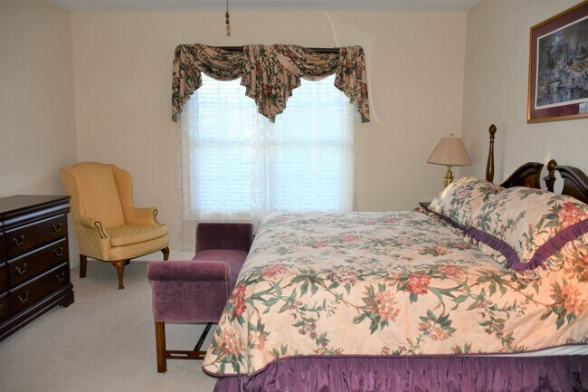 Building Photo - 80 Carriage Way