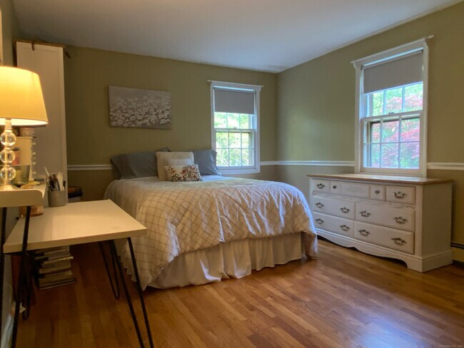 Building Photo - 25 Jade Tree Ln