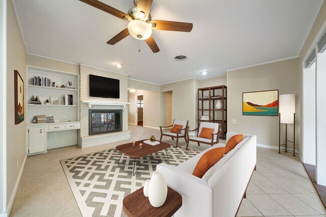 Building Photo - Welcome to this beautiful 3-bedroom, 2-bat...