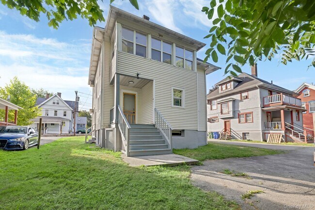 Building Photo - 100 Academy Ave