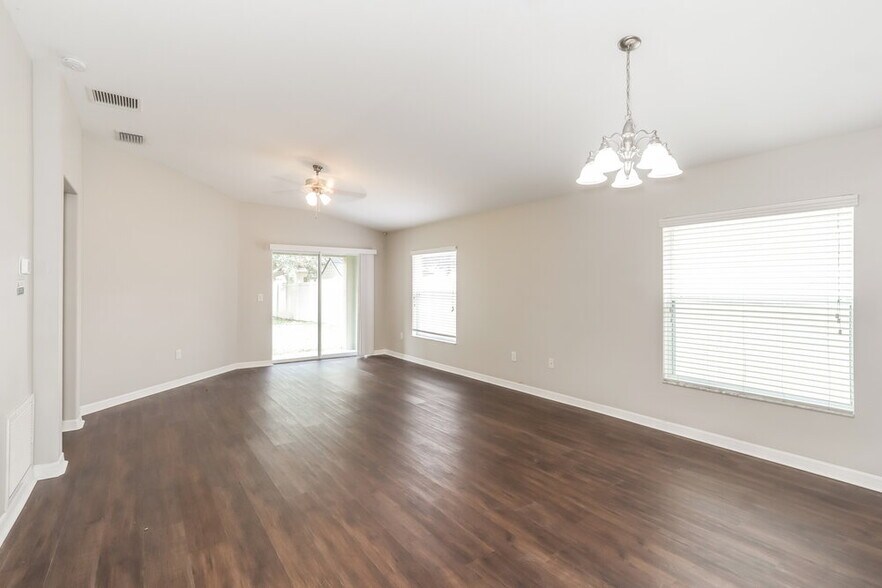 Building Photo - 7334 Lumber Port Dr