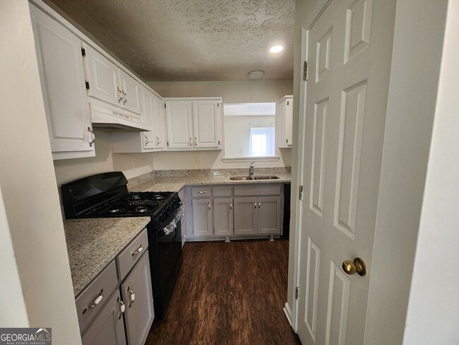 Building Photo - 5960 Batson Ct