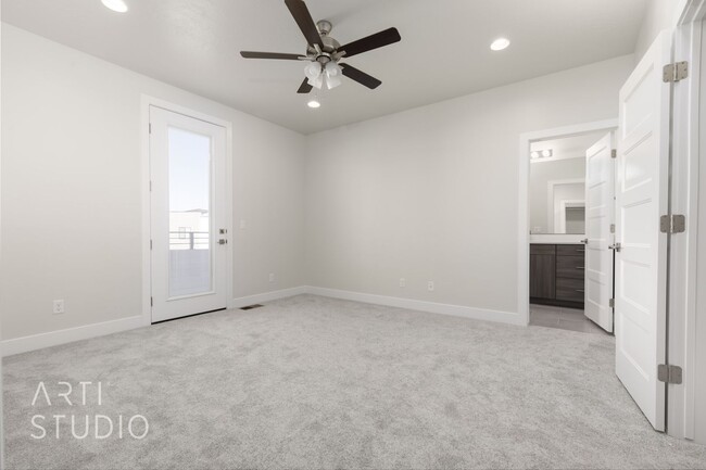 Building Photo - Move-In Special.  First 2 months Rent Redu...