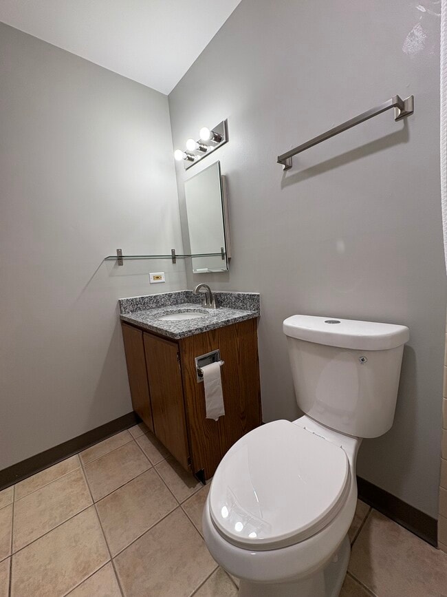 Building Photo - 33720 N Royal Oak Ln