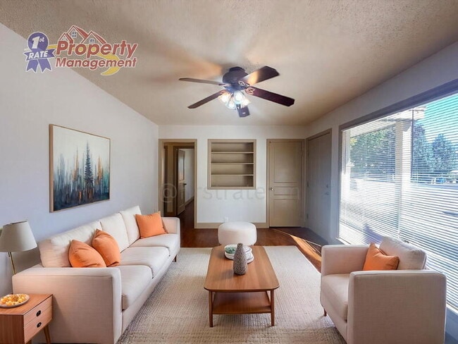 Building Photo - 1721 S Pacific St