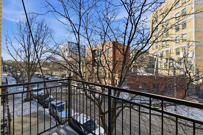 Building Photo - 1521 W Haddon Ave