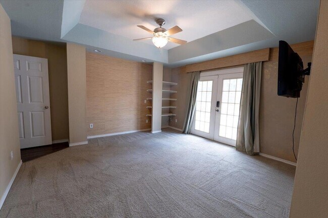 Building Photo - 300 Las Plumas Dr