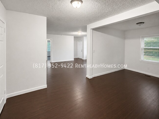 Building Photo - 1416 Woodward Rd