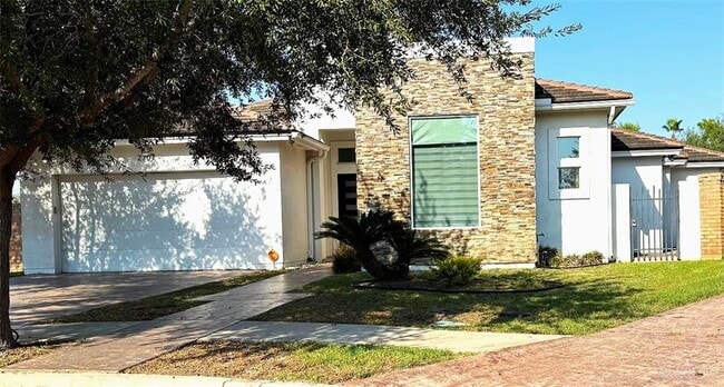 Building Photo - 26 El Jardin St