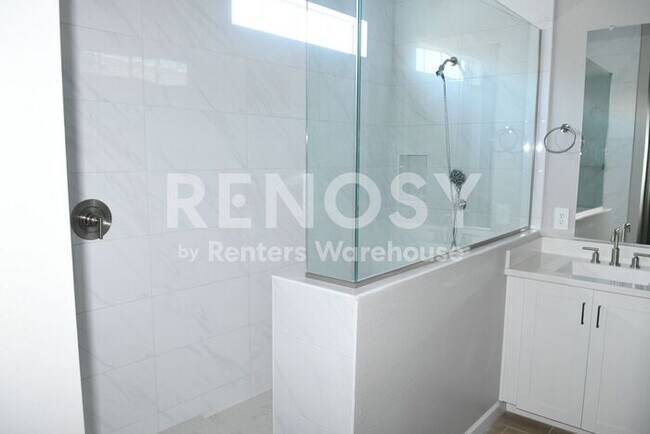 Building Photo - Price Improved – Spacious Townhome in a Gated Community!